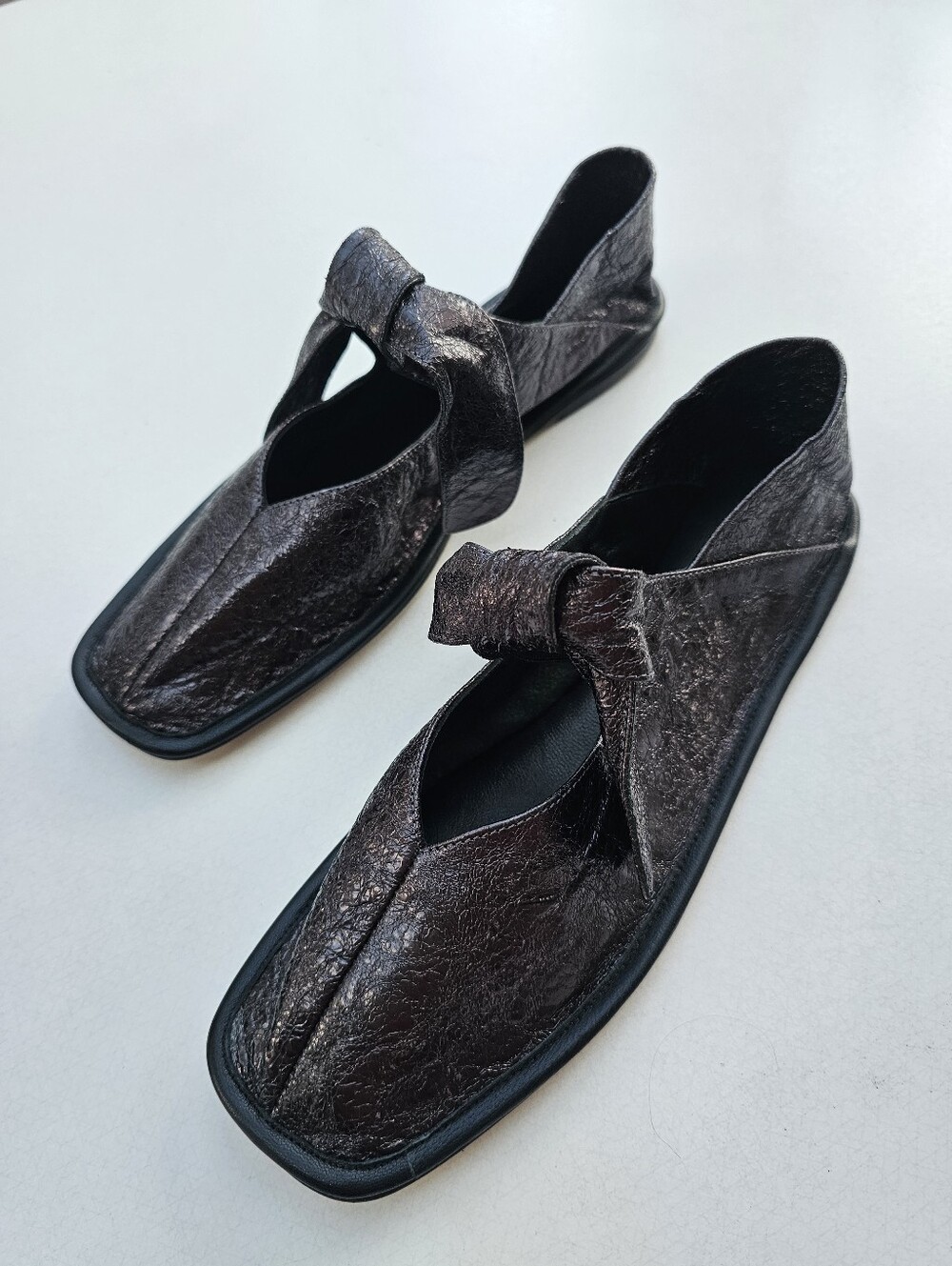 Hereu Llasada Metallic Women’s Knot-Front Ballet Flat